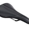 Solano Medium Fusion Form Titanium Black Saddle
 DIMENSIONS: 142 x 240mm 
 PADDING: Medium 
 Der Solano ist der kleine Bruder des Solano SL. Gefertigt aus hochwertigem Materialien, mit mehr Polsterung als der SL ist der Solano sowohl leicht als auch äußerst langlebig und komfortabel für lange Tage auf dem Rad. Mit seinem kompakten Mass und dynamischem Design ist er ebenso auffallend wie leistungsorientiert.