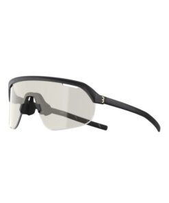 Brille  ARC PH black Rahmen matt Glas photochromatisch
 Pro-Qualität Fahrradbrille mit zylindrischer Linse 
 PH Glas passt sich den Lichtverhältnisse an, Lichtdurchlässigkeit 82-17% (Kategorie 0-3) 
 Der leichte Rahmen besteht aus nachhaltigem bio-basiertem Material 
 Die Antibeschlag-Beschichtung auf der Innenseite der Linse sorgt in allen Situationen für klare Sicht 
 Die oleophobe Beschichtung auf der Außenseite weist Wasser und Schlamm von der Linse ab