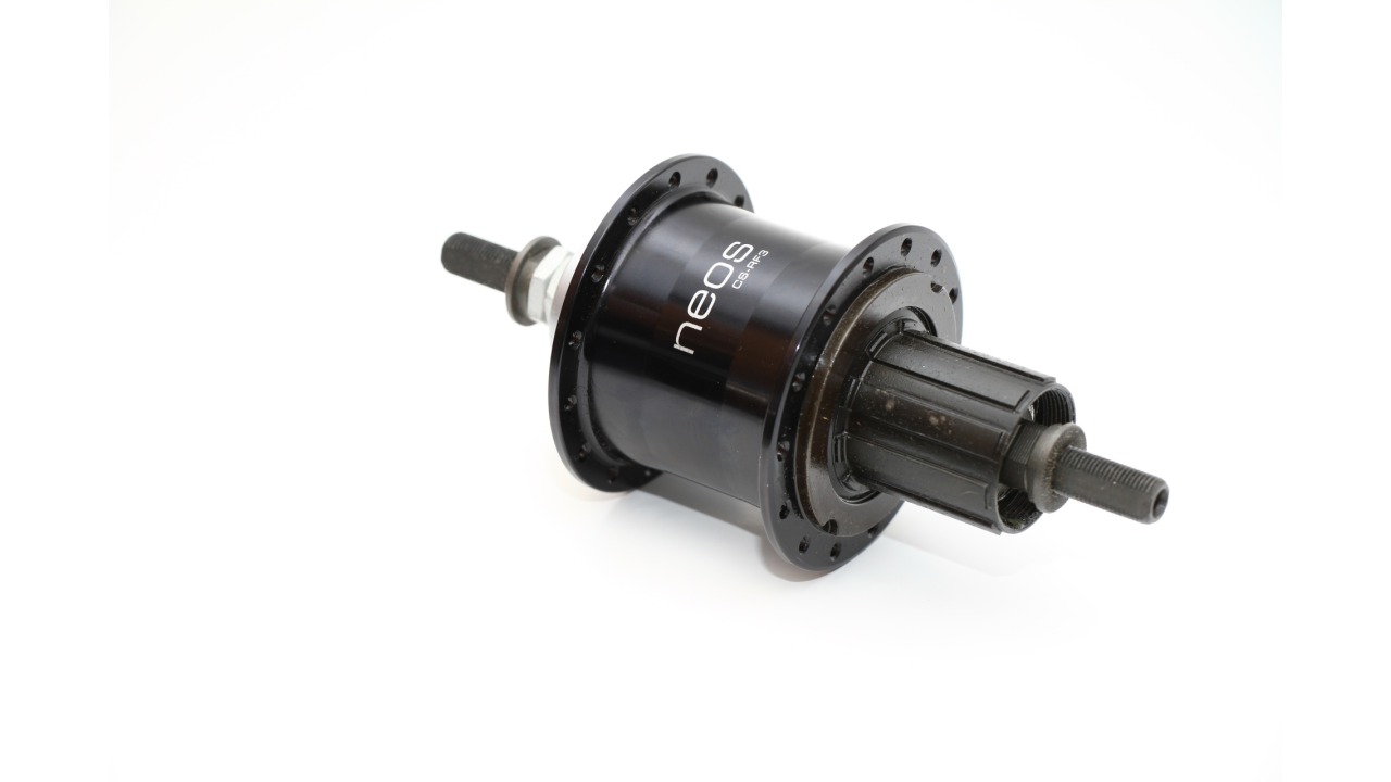 NEOS TRINITY REAR HUB, BLACK, 3x8, 28H TERN NEOS TRINITY REAR HUB, BLACK, 3x8, 28H TERN