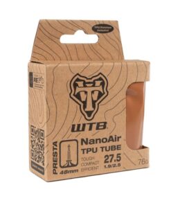 NanoAir TPU Tube, Presta 27.5 x 1.9/2.5'  Tan, 48mm valve
 Leichter, kompakter und haltbarer. Ja, Sie bekommen alle drei. WTB stellt den NanoAir TPU-Schlauch (Thermoplastisches Polyurethan) vor. Er ist kompakt und lässt sich auf ein Drittel der Größe eines herkömmlichen Schlauchs zusammenpacken. TPU-Schläuche sind robust und durch eine spezielle Konstruktion/Materialschicht sind sie zudem haltbarer als herkömmliche Butylschläuche. Sie haben einen &bdquo;dieser Tage&ldquo; und fahren durch ein Dornengebüsch und haben schon wieder einen Platten? Keine Sorge, wir haben ein paar zusätzliche TPU-Flicken hinzugefügt, damit Sie weiterrollen können.
